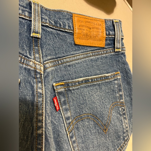 Levi’s Ribcage Straight Cut - Picture 3 of 8